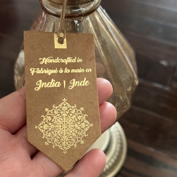 It s used like a candle holder or for a nice decoration for ur home.made n India - Picture 3 of 4